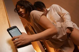 Vợ đi họp lớp rồi phang với nyc mặc cho người chồng ở nhà chờ